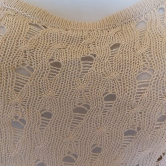 ---  Beige Pointelle Sweater Size Medium - Picture 4 of 6